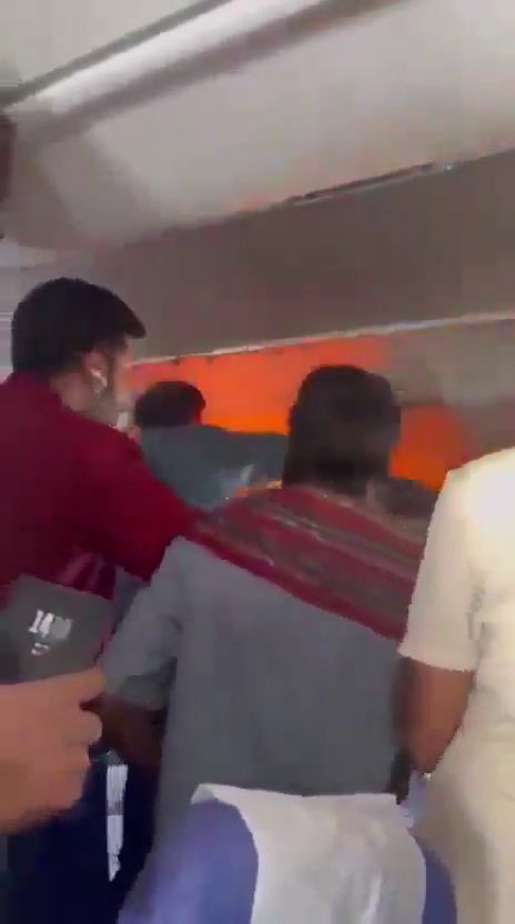 विमान में पावर बैंक